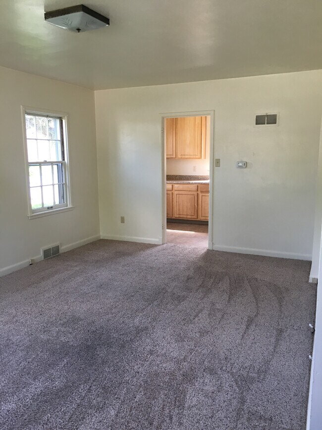 Foto del edificio - 1230 Harding Ave