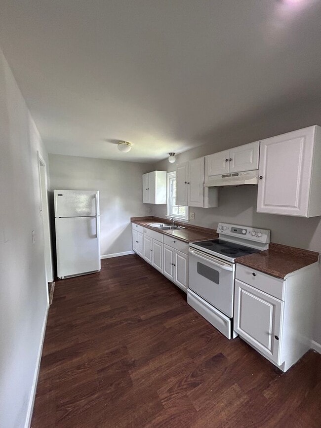 Building Photo - Updated 3-Bedroom Home for Rent | Southsid...