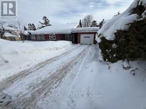 Building Photo - 377 Barrie Rd