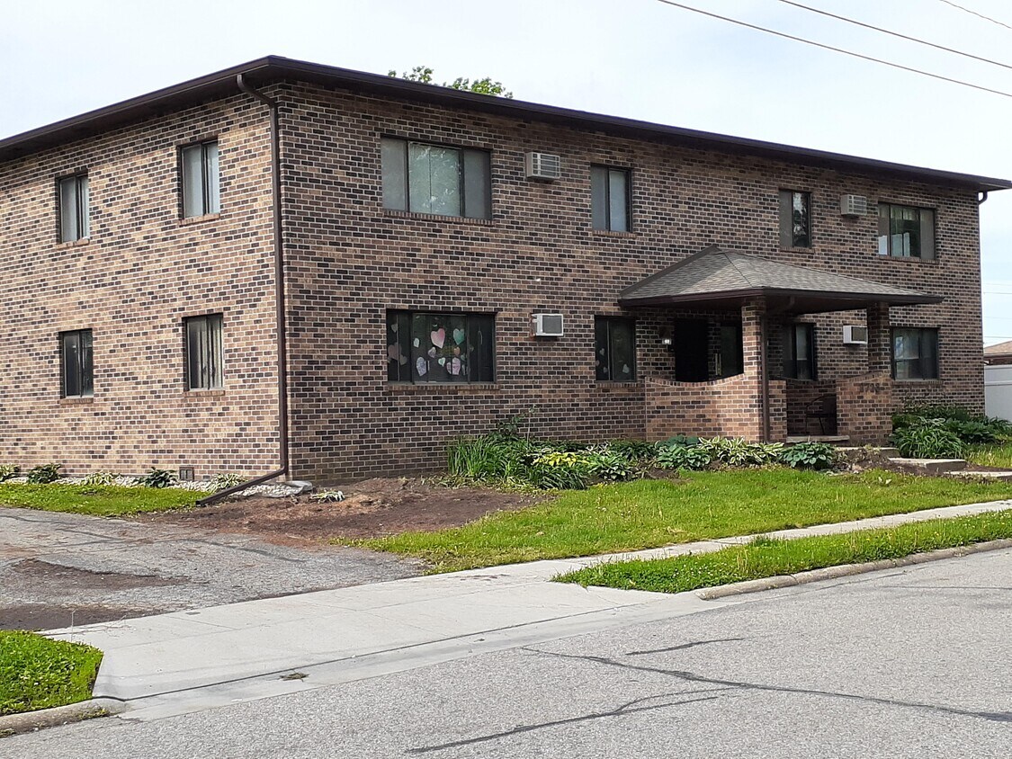 2723 Terrace Dr Unit 6, Cedar Falls, IA 50613 Apartments in Cedar