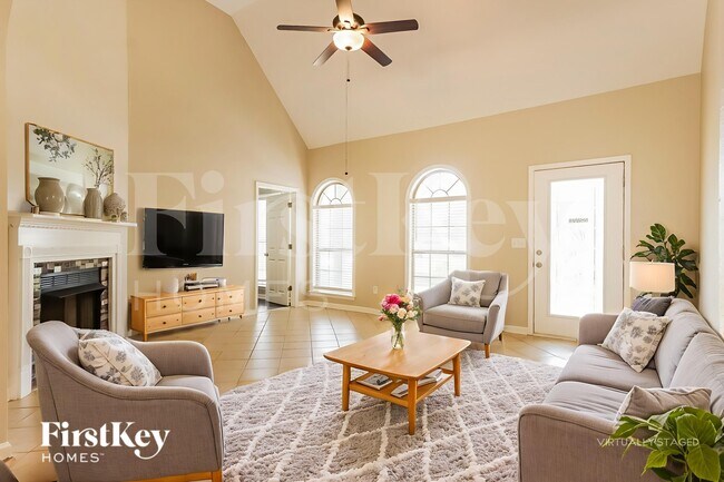 Foto del edificio - 150 Chinaberry Ln