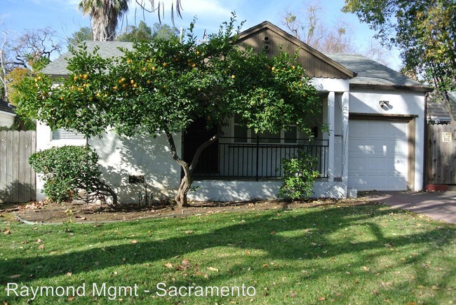 Building Photo - 3 br, 1 bath House - 2141 Royal Oaks Drive