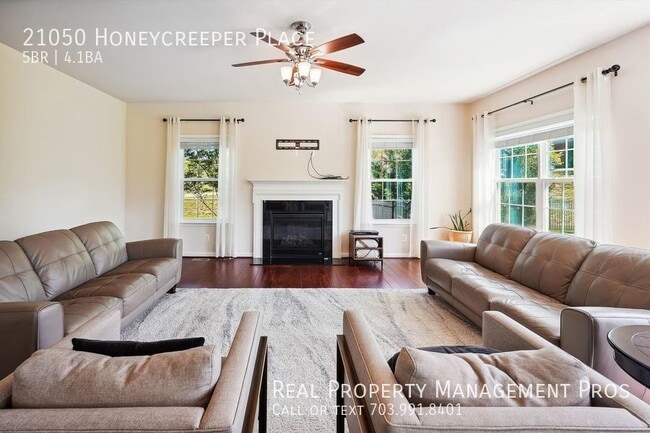 Building Photo - 21050 Honeycreeper Pl