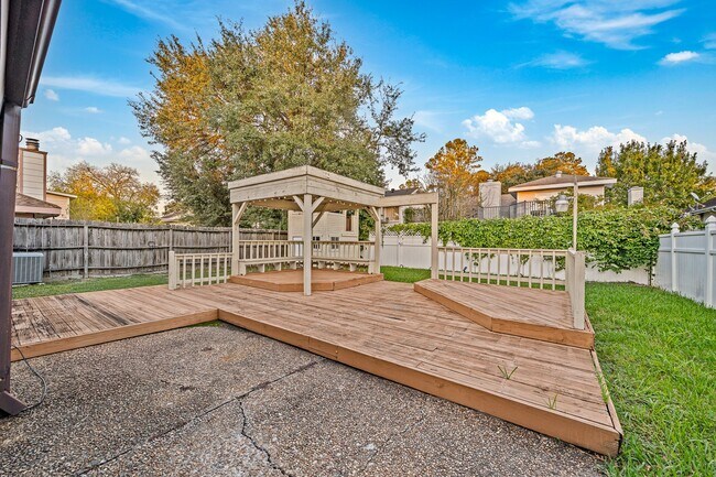 Foto del edificio - 7719 Miller Glen Ln