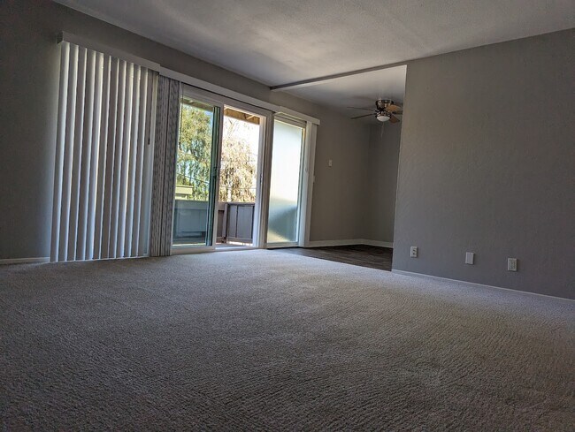 Building Photo - 1085 Ranchero Way