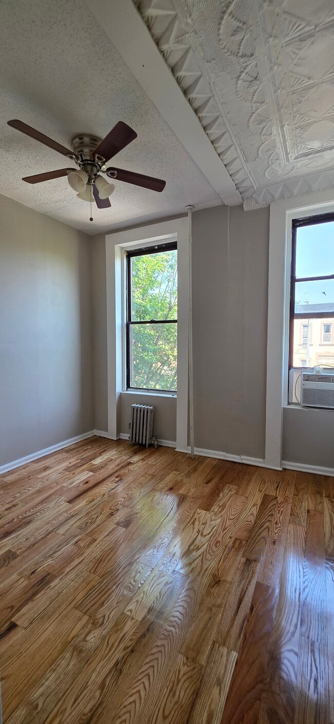 Building Photo - 62 Hull St