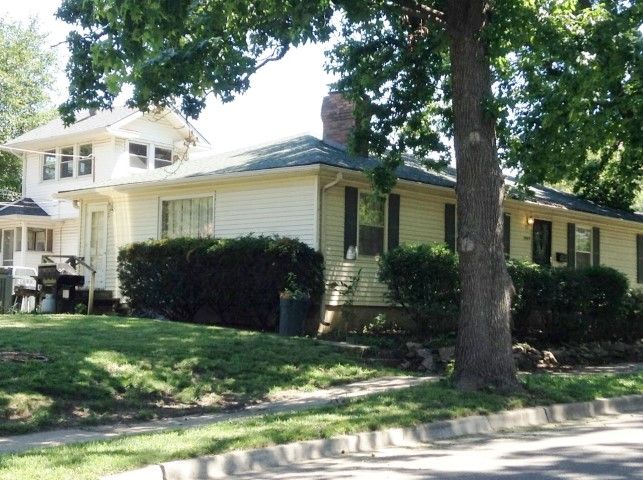 Foto del edificio - 5845 Kenwood Ave