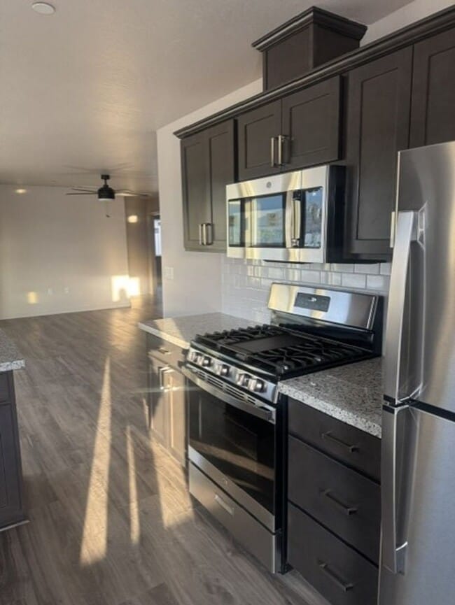 Foto del edificio - 2395 Oakmont Cir