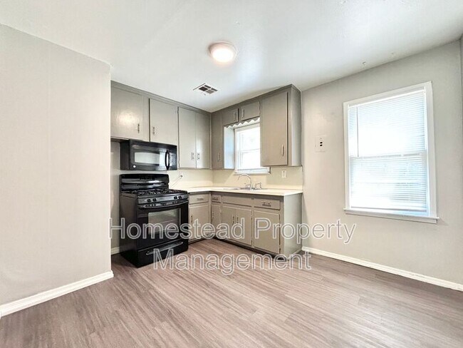 Foto del edificio - 4224 SE 24th