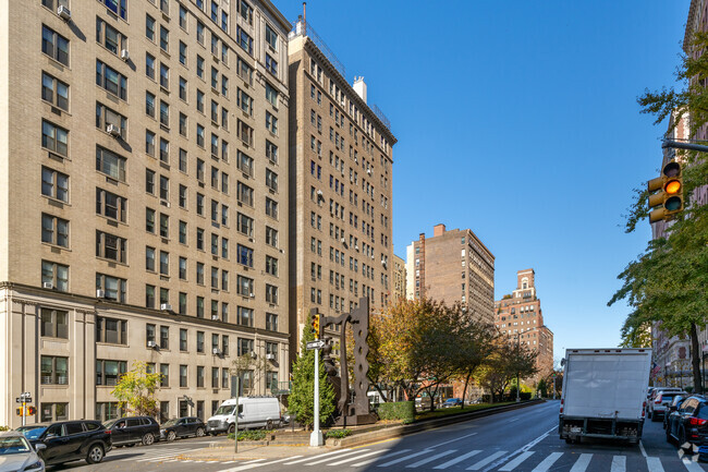 Building Photo - 1172 Park Ave