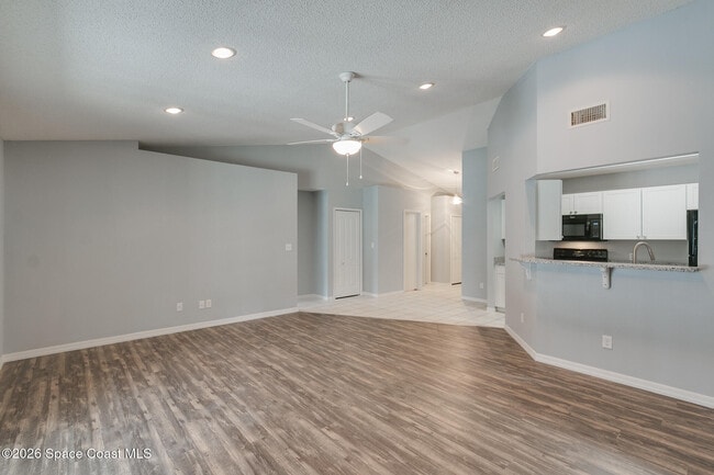 Building Photo - 5490 Wendy Lee Dr