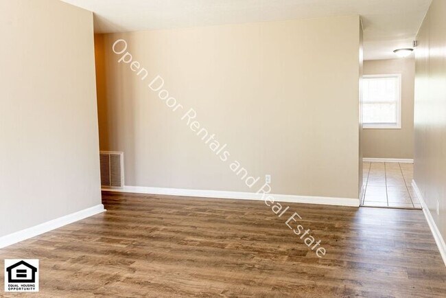 Foto del edificio - 6628 Redbud Dr