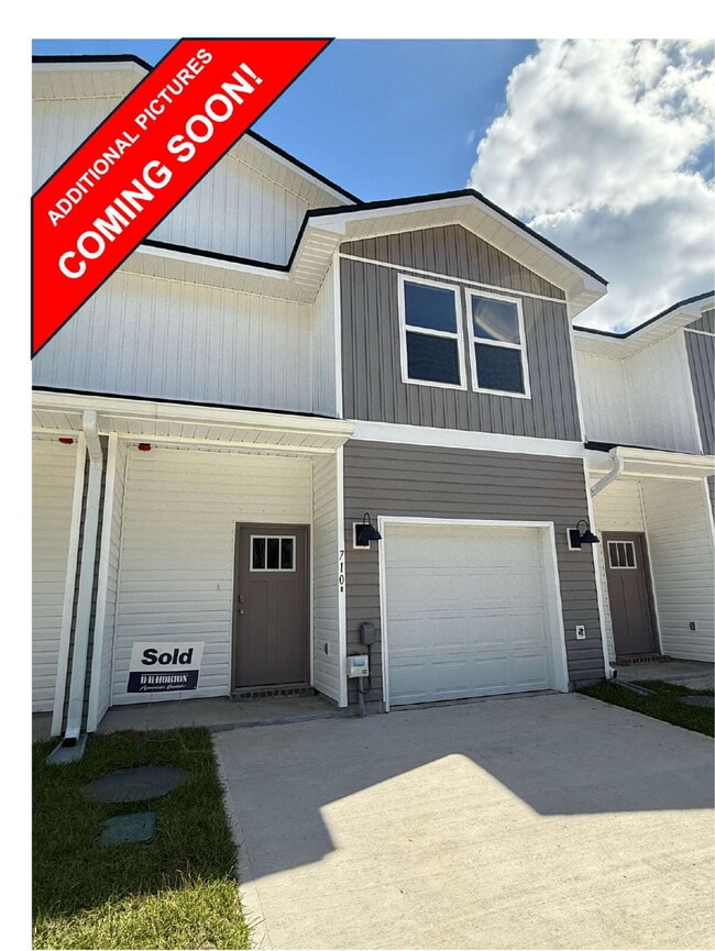 Building Photo - 710-E Giese Ln