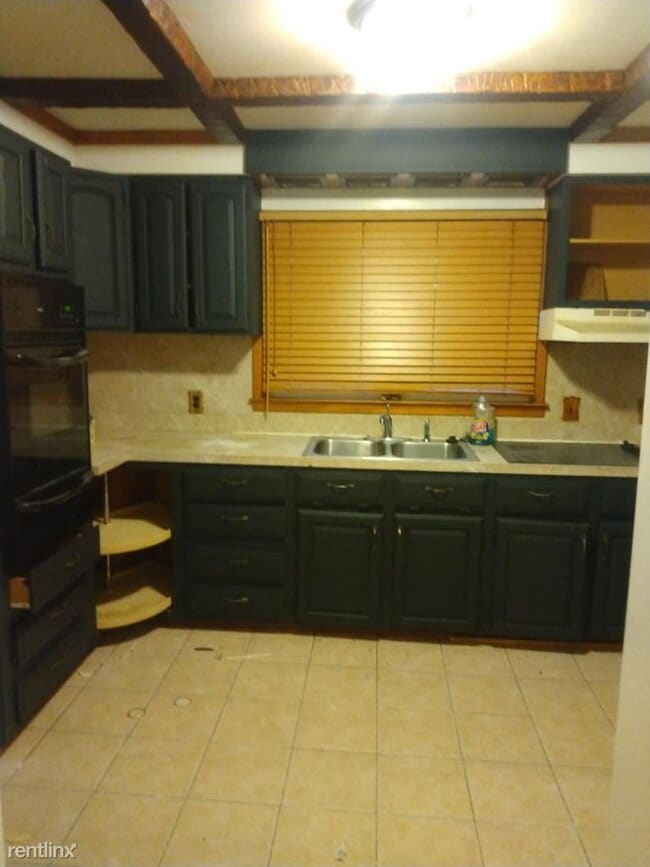 Building Photo - 4 br, 1.5 bath House - 19330 Littlefield St