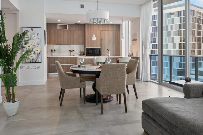 Foto del edificio - 17550 Collins Ave