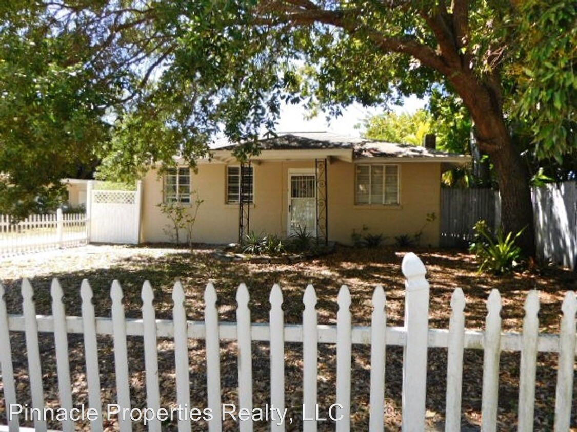 Primary Photo - 2 br, 1 bath House - 3919 Royal Palm Ave.