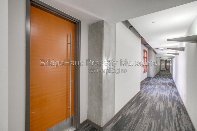 Building Photo - 877 Island Ave