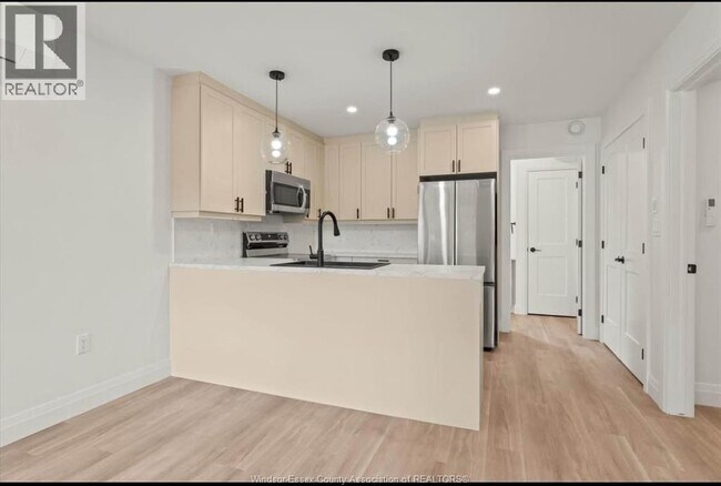 Building Photo - 1287 Aubin Rd