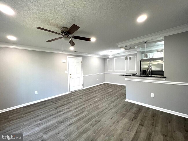 Building Photo - 609 Ravens Crest Dr