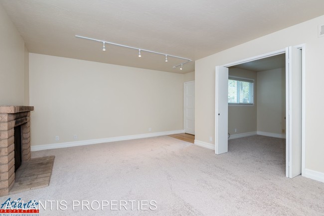 Building Photo - 1174 W Olive Ave