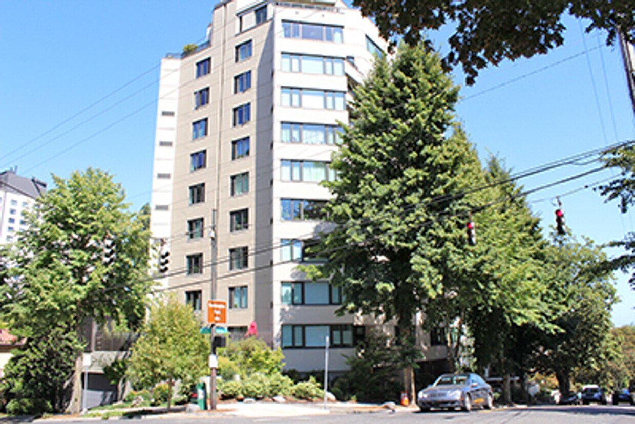 Primary Photo - 2245 SW Park Pl