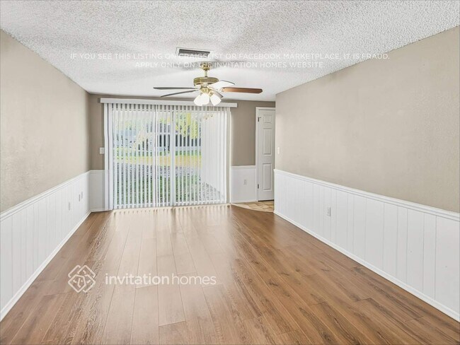 Building Photo - 12206 Meadowbrook Ln