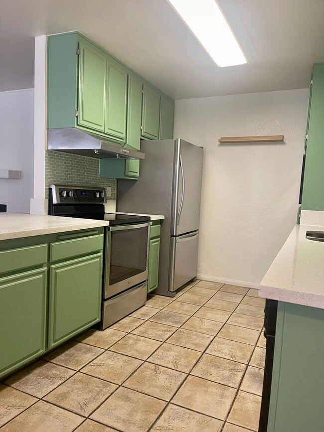 Building Photo - Beautiful 2BR, 2B Condo in Collwood Meadows