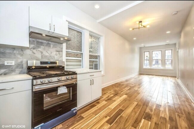 Foto del edificio - 3329 S Oakley Ave