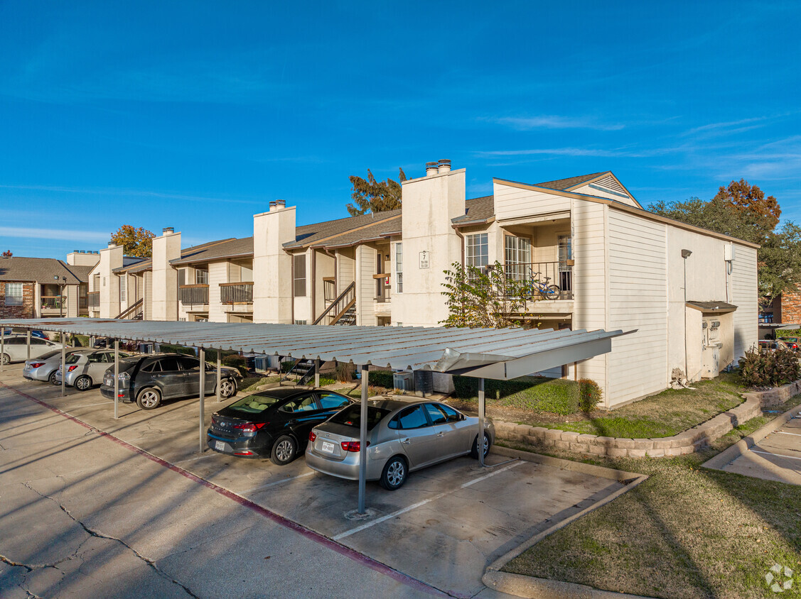 Foto principal - Creek Bend Condominiums