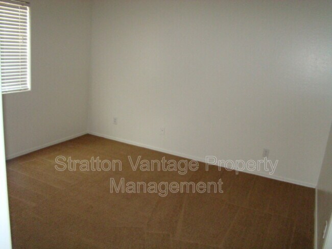 Building Photo - 5500 S Dove Valley