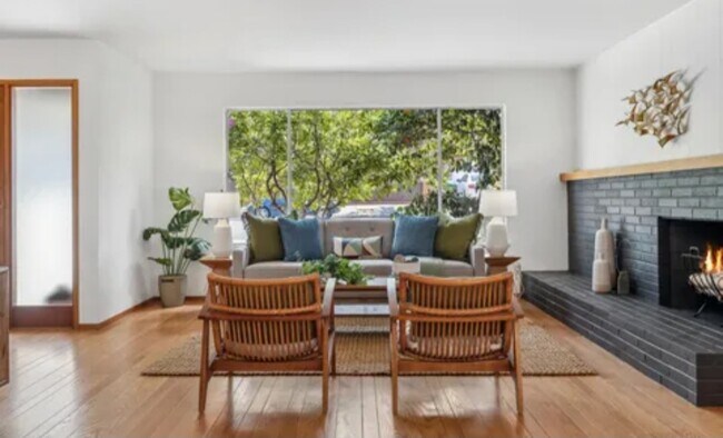 Foto del edificio - 827 Norvell St