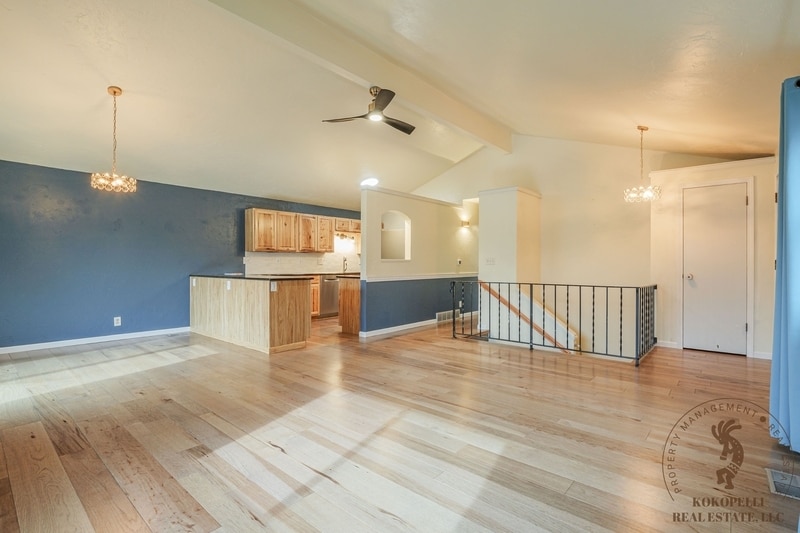 Photo - 1043 Lakeside Drive - 1