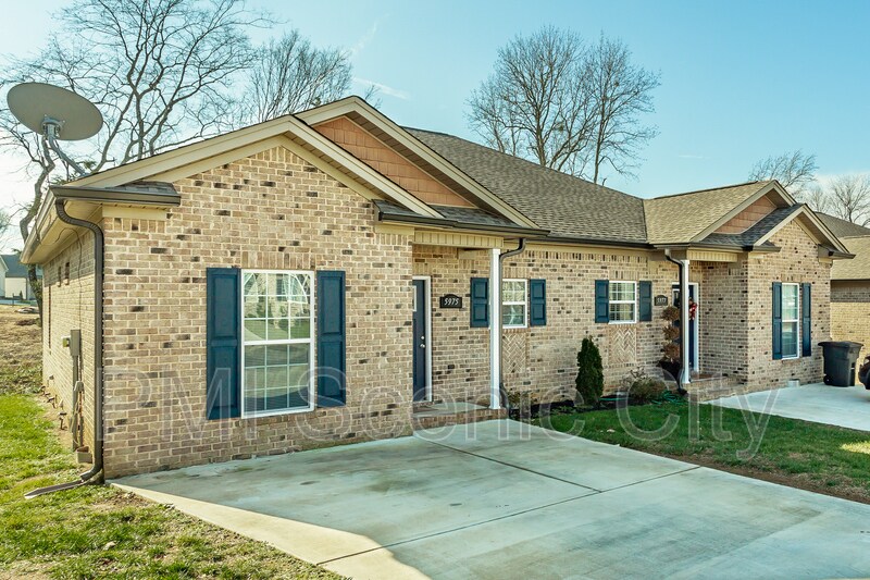 Foto principal - 5975 Commons Ln NE