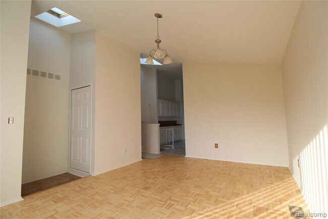 Building Photo - 15570 Mt Vernon St