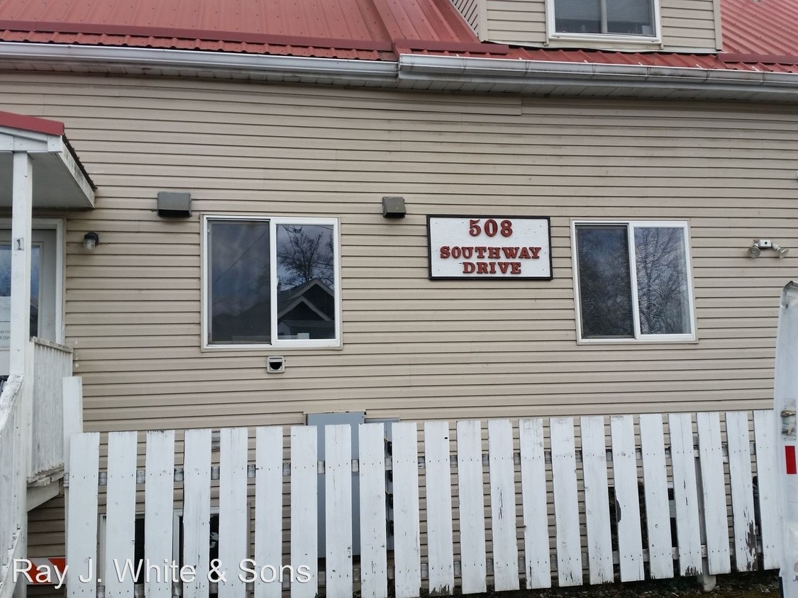 Primary Photo - 508 Southway Dr
