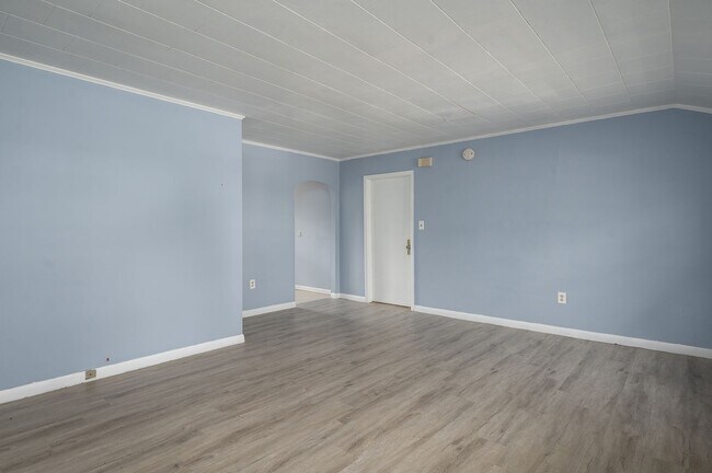 Building Photo - 3201 Wisteria Ave