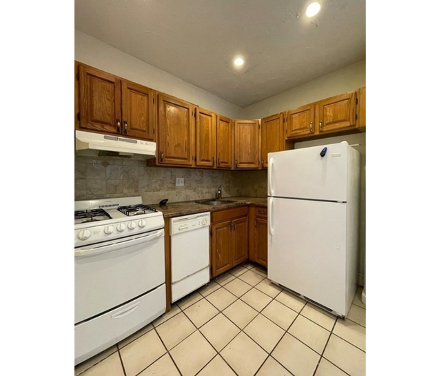 Foto del edificio - 2 bed/1 bath in Allston