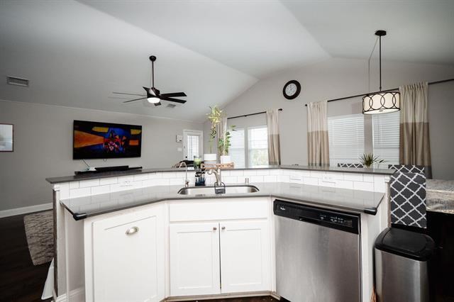 Foto del edificio - 18125 Justice Ln