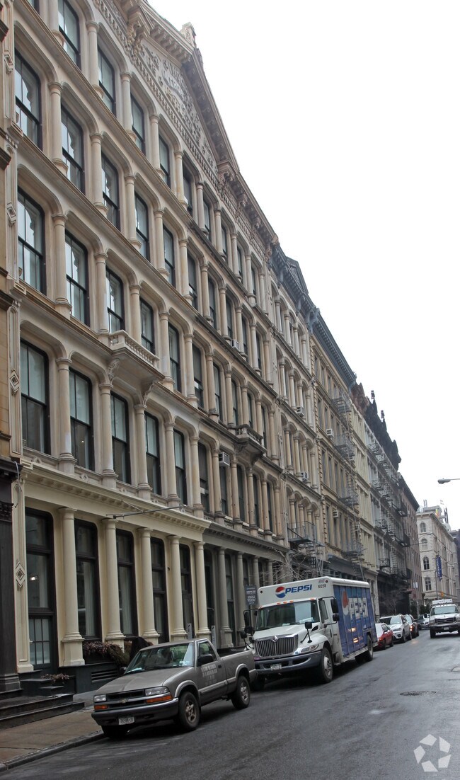 Building Photo - 50 White St