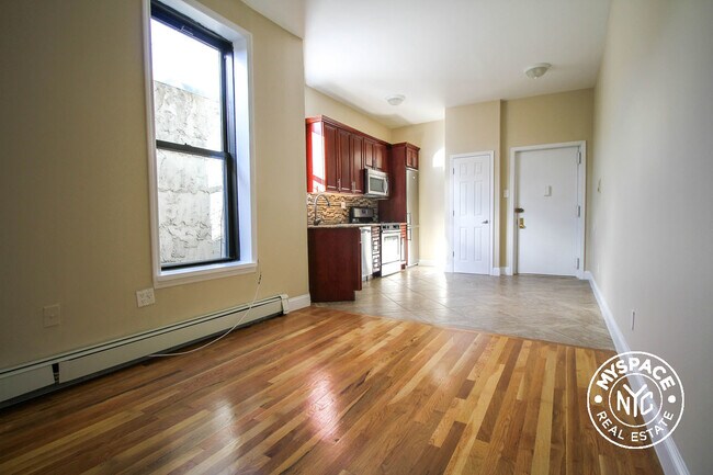Foto del edificio - 460 Throop Ave