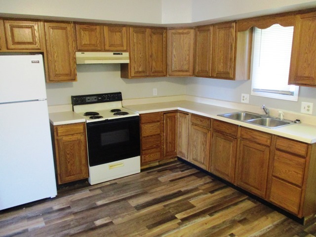 Building Photo - 24167 Oak Ct