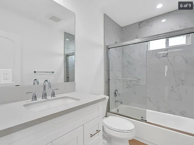 Foto del edificio - 2514 E Adams St