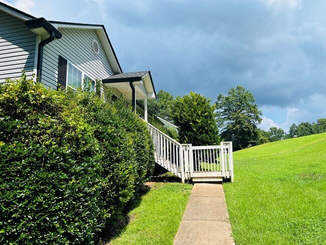 Foto del edificio - 185 Hidden Brook Trail