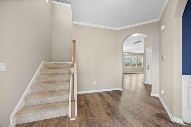 Building Photo - 677 Redbud Ln
