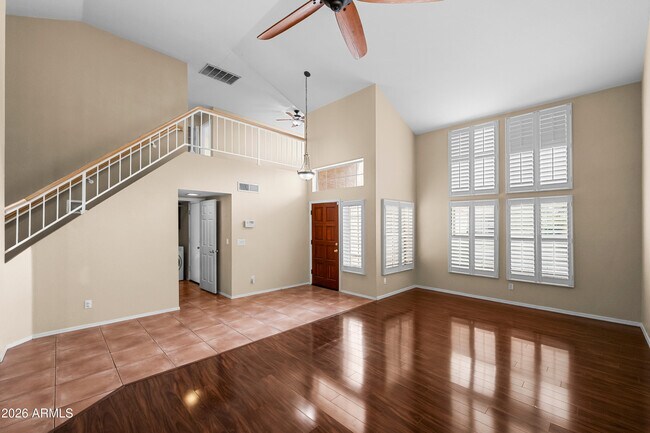 Foto del edificio - 1227 E Glenhaven Dr