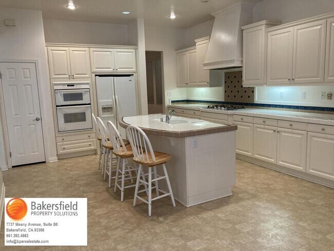 Building Photo - 4804 Aviara Dr