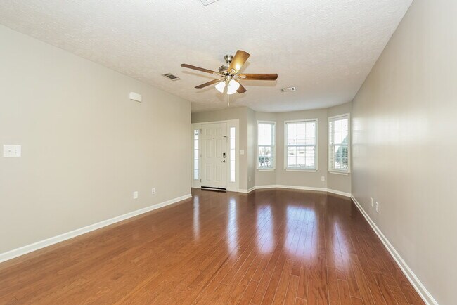 Foto del edificio - 1416 Sprucedale Dr