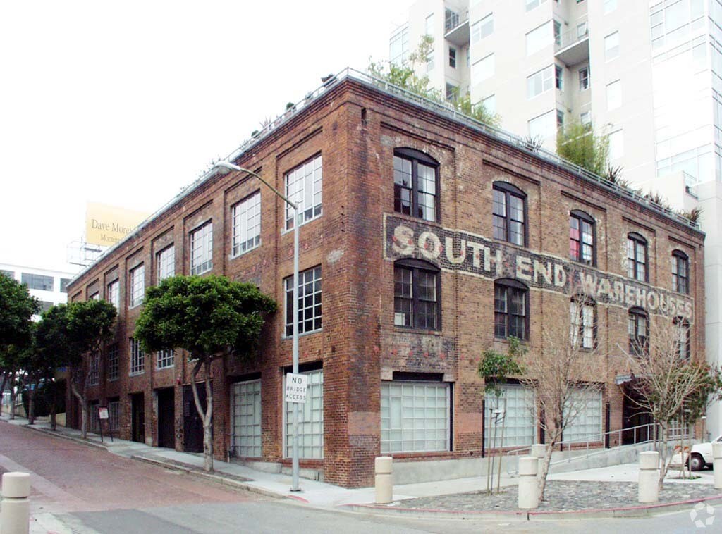 Primary Photo - 540 Delancey St