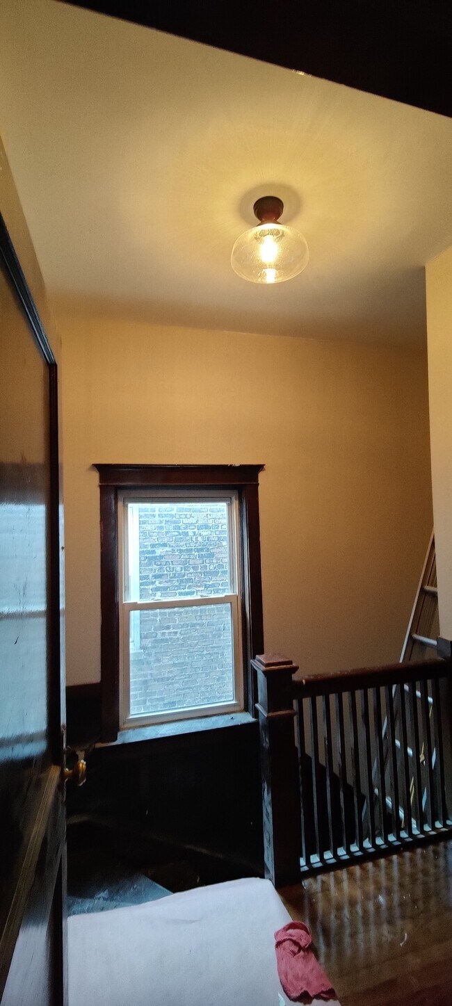 Foto del edificio - 3521 W Fulton Blvd