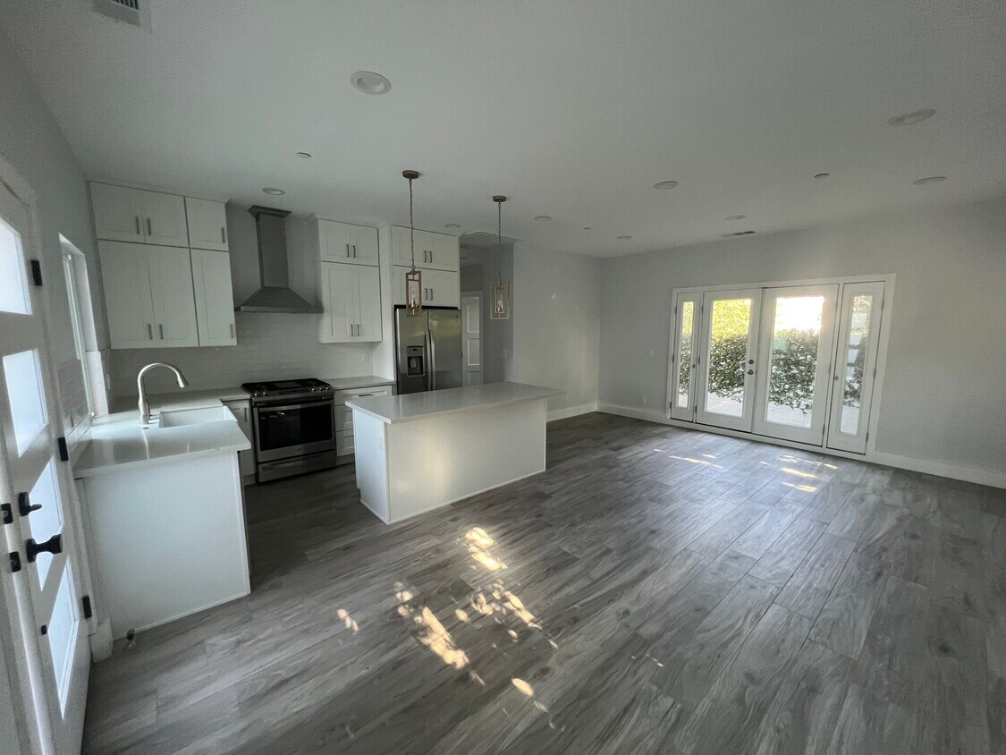 Foto principal - 1655 3rd St